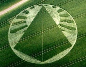 Círculos de las cosechas Piramidec-c